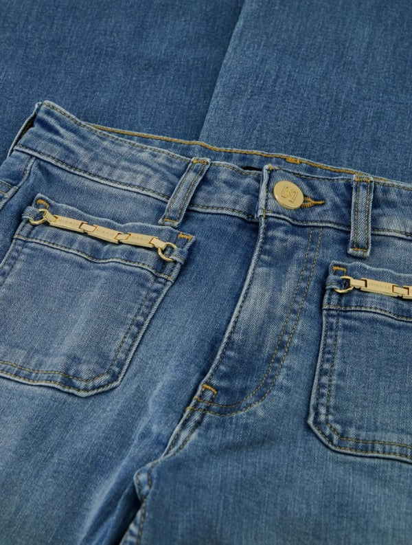 https://content.storeinfo.nl/applicatie/img/1092/20250707101546_1974009_kyotobluejeans3.jpg