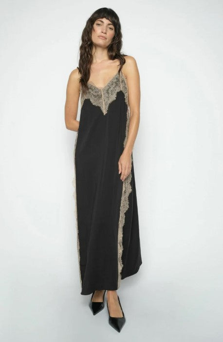 https://content.storeinfo.nl/applicatie/img/1092/20260515104748_710444_MMLaurieAnnieDress1.jpg