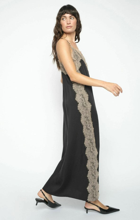 https://content.storeinfo.nl/applicatie/img/1092/20260515104753_716076_MMLaurieAnnieDress2.jpg