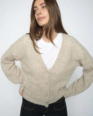 https://content.storeinfo.nl/applicatie/img/1092/20260515115020_716076_ThoraLizetKnitCardiganFeatherGray1.jpg
