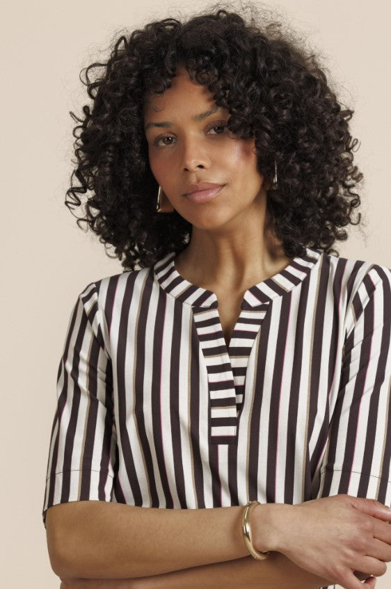 https://content.storeinfo.nl/applicatie/img/1092/20260516212134_820335_Simplicitystripedressmulticolor4.jpg
