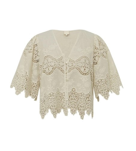 https://content.storeinfo.nl/applicatie/img/1092/20260518204947_962972_CamiGOBlouseCreme1.jpg