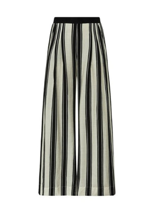 https://content.storeinfo.nl/applicatie/img/1092/20260518205146_960004_CloeGOAtalieJoPantsBlackStripes1.jpg