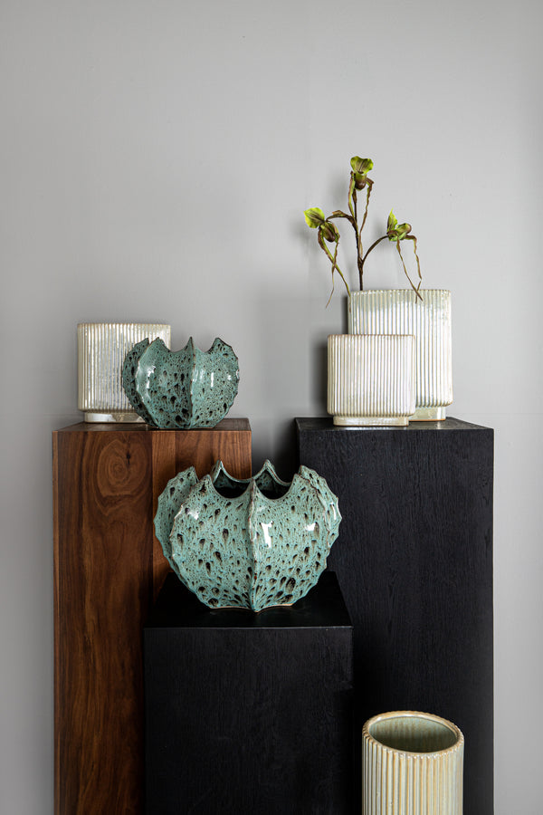 Eviera shiny glazed ceramic pot ribbed oval
